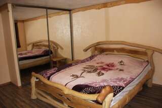 Мини-отель Міні-готель Комора Pistyn Двухместный номер с 1 кроватью или 2 отдельными кроватями-8