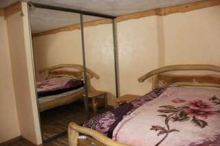 Мини-отель Міні-готель Комора Pistyn Двухместный номер с 1 кроватью или 2 отдельными кроватями-15
